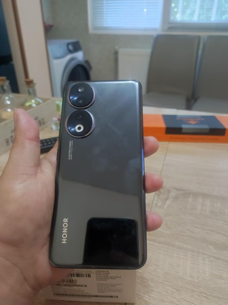 Honor 90 512GB 12RAM