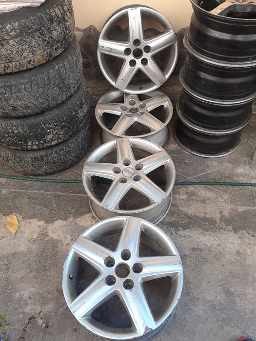 Set jante aliaj Audi pe 17 .stare buna