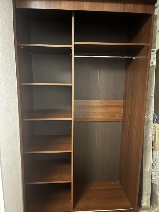 Шифоньер, шкаф размер 210-высота 115-ширина 56глубина