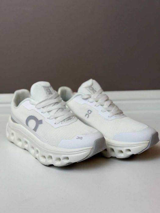 Кроссовки / Низкая цена / ТОП качество / Бесплатная доставка