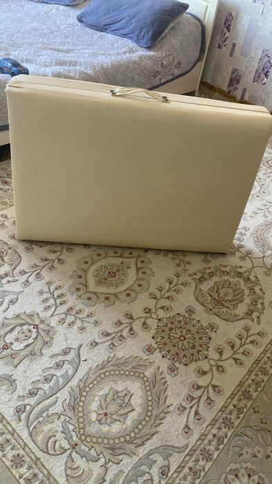 Продам кушетку для салона