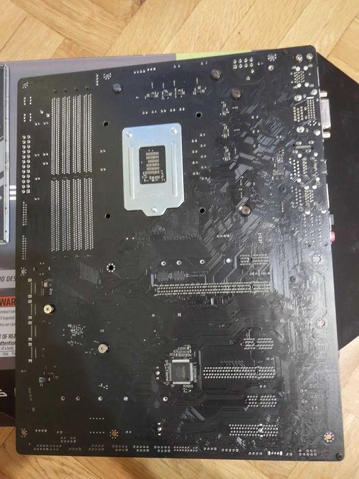 Intel Core i7 9700K + AsRock Z370 Extreme4