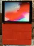 Vand ipad air cu husa si incarcator