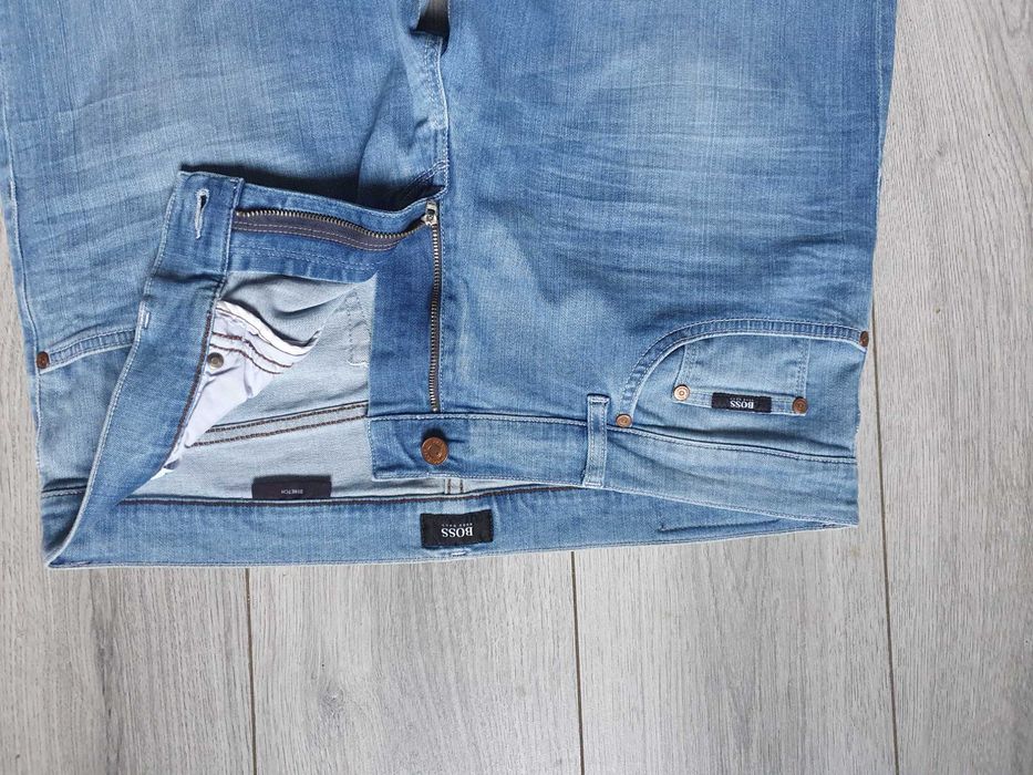 Blugi HUGO BOSS "Maine Regular Fit" - Marime W36 L34 (Talie 98 cm)