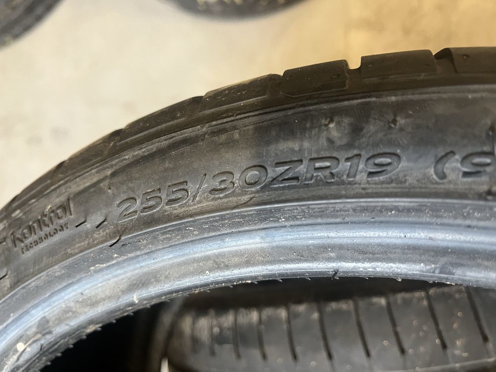 2бр Летни гуми 255/30/19 Hankook 2020)
