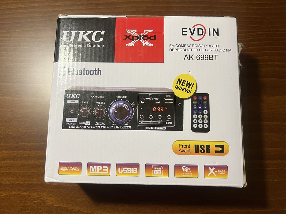 Усилвател 300Wx2 UKC AK-699BT