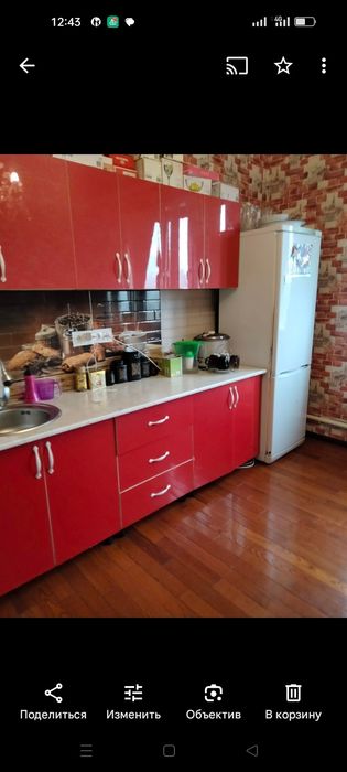 Кухонный мебель рамер 2/60.цвет красный. Материал акрил. Почти новый