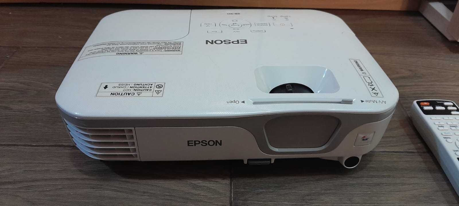 LCD проектор Epson EB-S11