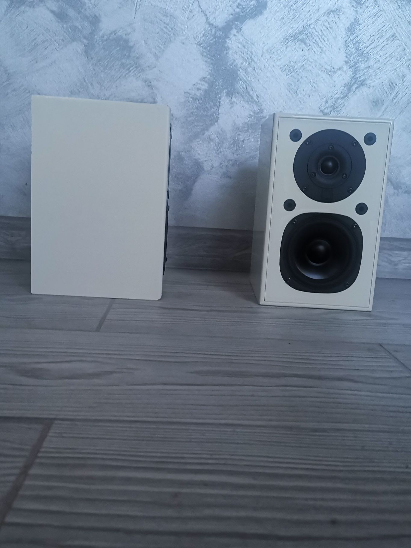 Boxe Raft/Monitoare Audio Marca Dali! Nu JBL heco jamo quadral magnat.