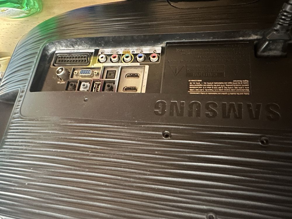 Телевизор Samsung Sync Master B2330HD