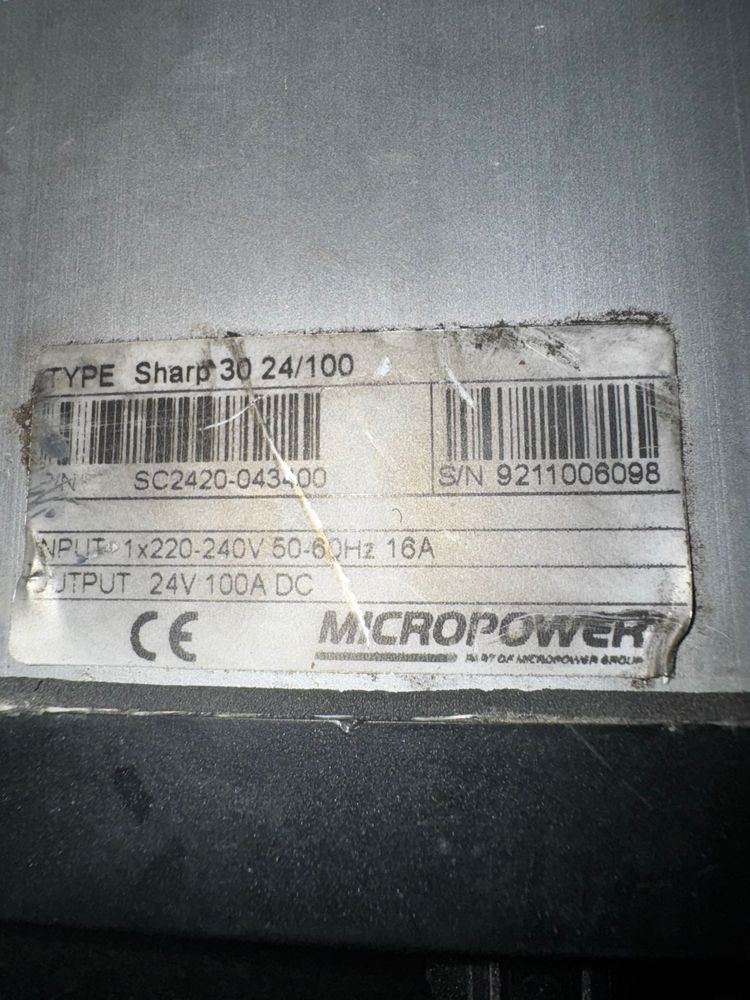 Statie de Incärcare Profesională Micropower Sharp 30 - 24V / 100A