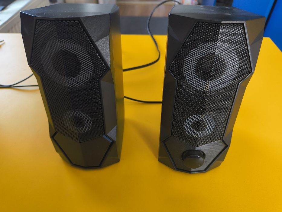 Boxe Gaming cu iluminare RGB