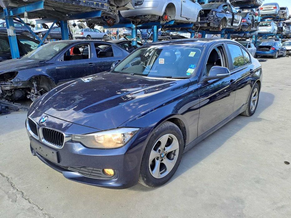 Dezmembrez BMW F30 2.0 TDi 184 CP an 2012 cod motor N47