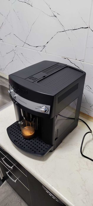 Espressor Automat DeLonghi Magnifica ESAM 3000.B Aparat Cafea Boabe