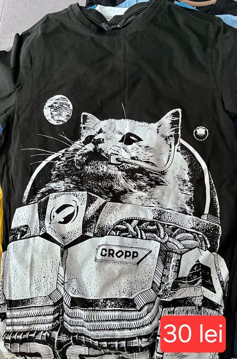 Vând haine băieți marimea S, M în stare foarte buna