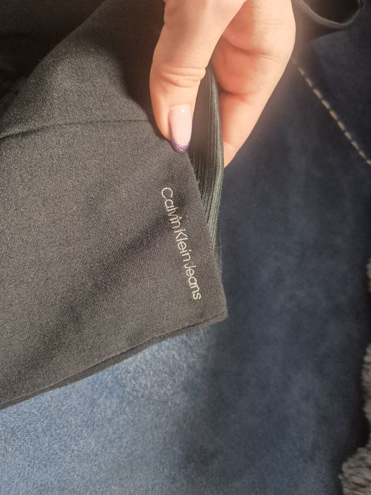 Панталон Calvin Klein Jeans в черен и бежов цвят