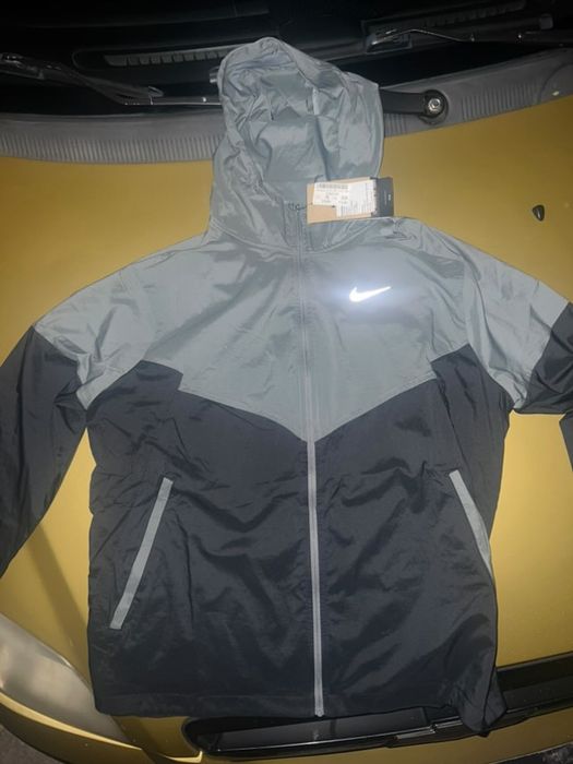 Оригинална ветровка с егикет Nike
