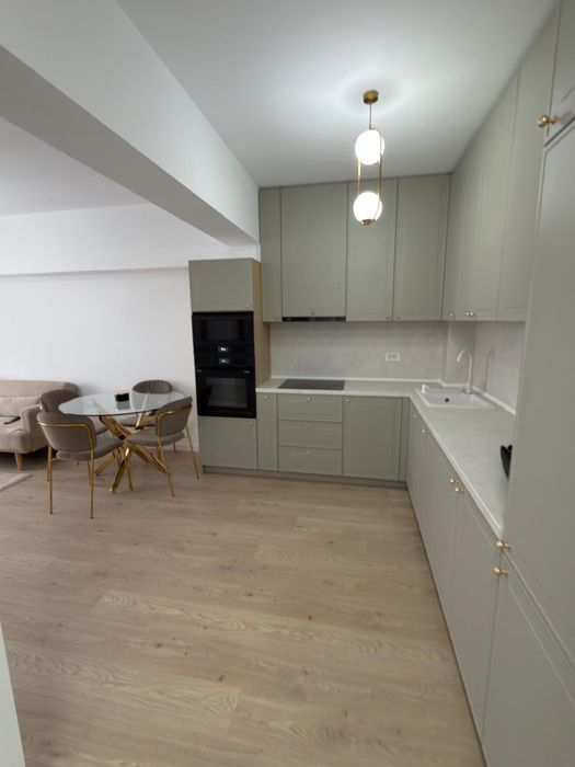 Inchiriez apartament 3 camere, nou, Prima Urbana 3