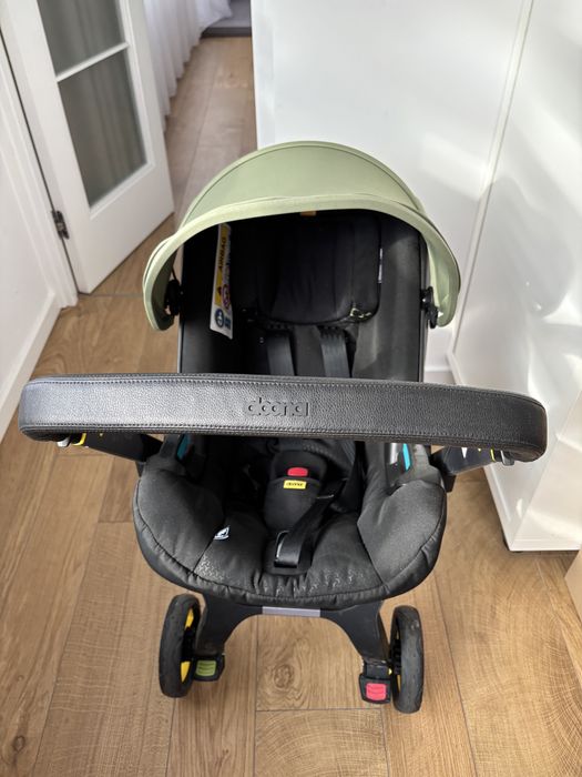 Scoica auto cu șasiu 2 în 1 Doona - i-Size, Nitro black