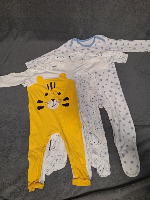 Pijamale tip salopeta