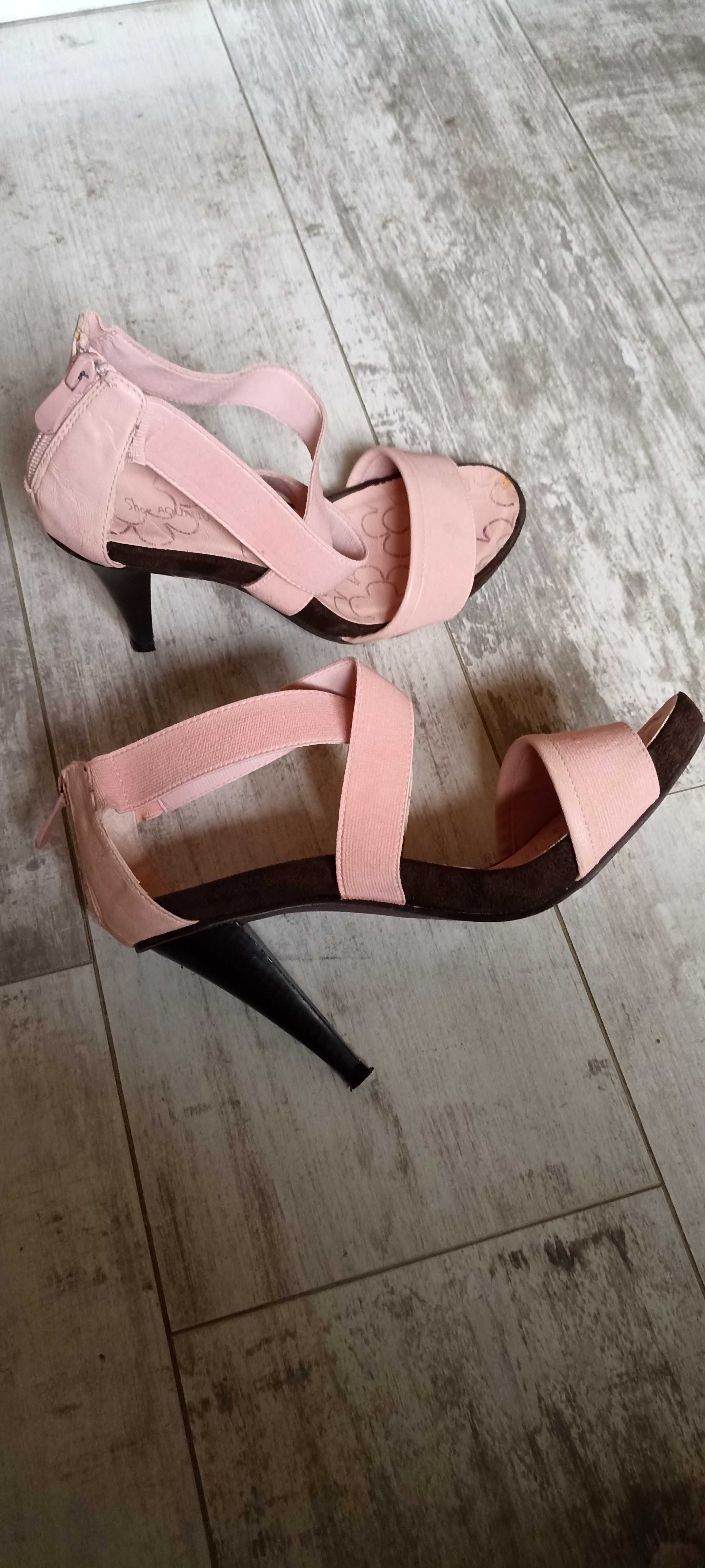 Дамски обувки Stradivarius