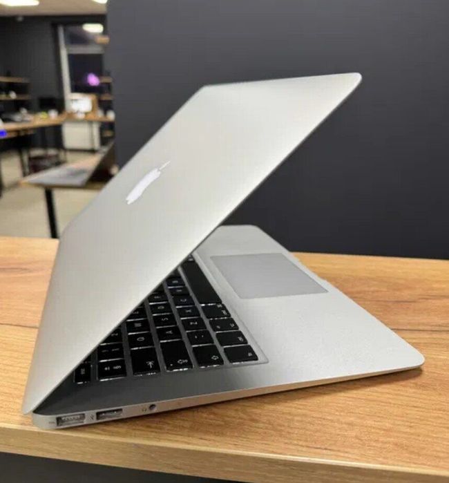 Macbook air i5 4/256 как новый