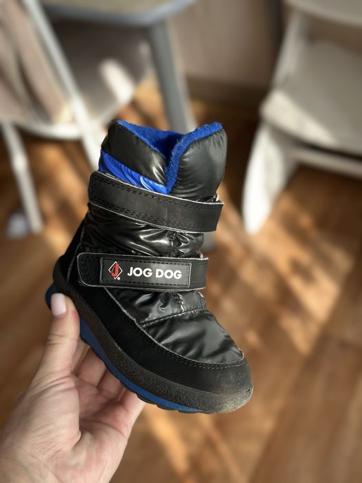 Продам детские ботинки