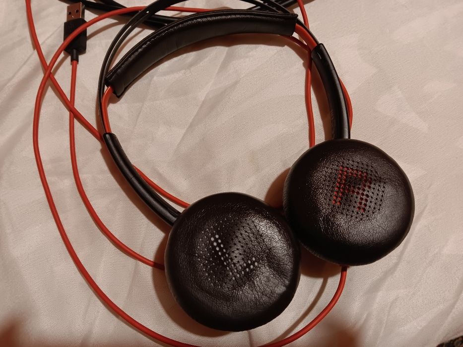Căști audio over ear și on ear. Plantronics Blackwire 7225