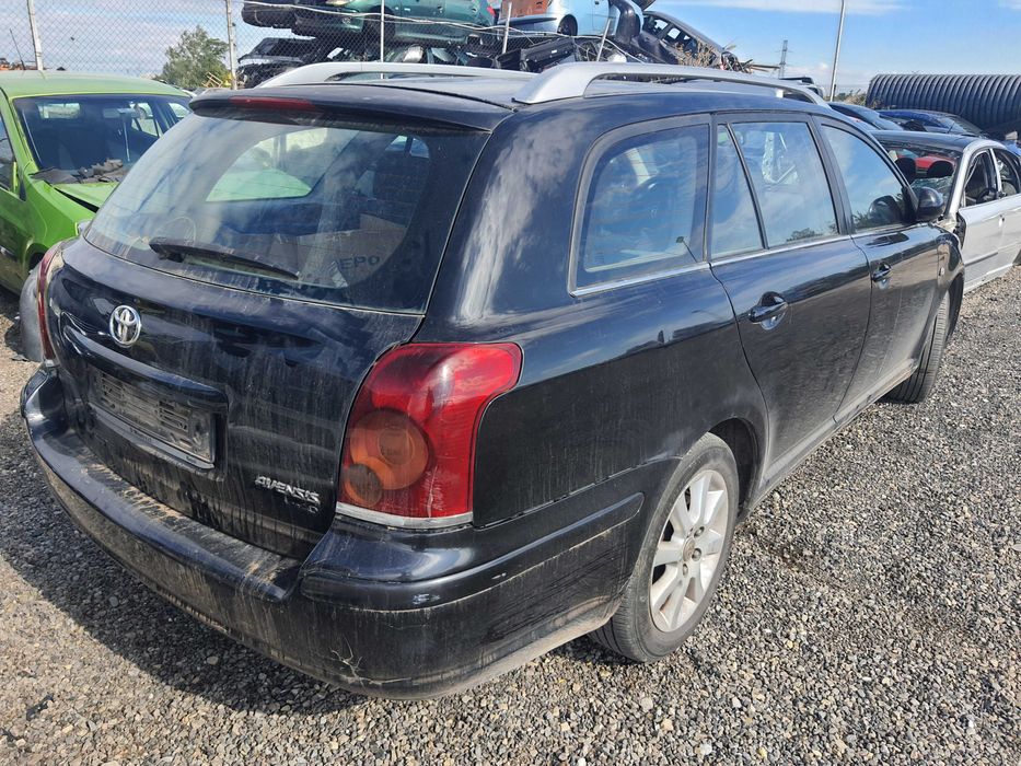 На части! Toyota Avensis 2.2 D4D