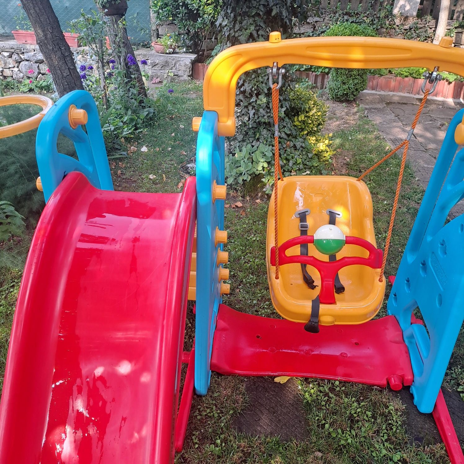 Люлка с пързалка и кош Pilsan toys