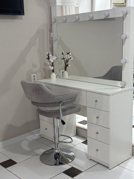 Сдам в аренду место для визажиста