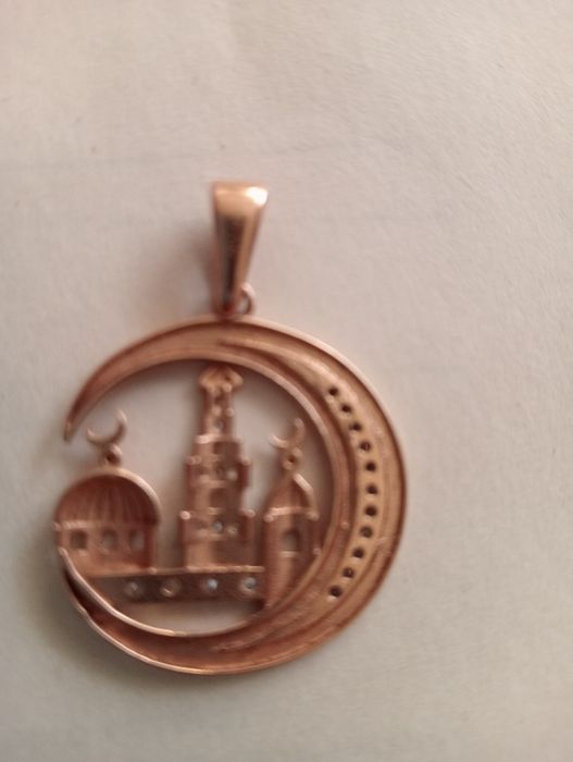Продам кулон залотой