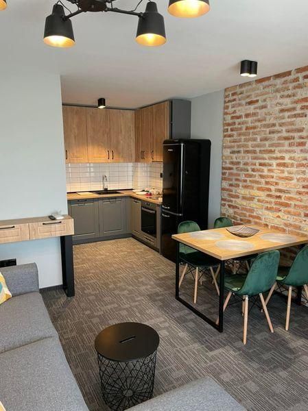 Луксозен двустаен апартамент в кв. Кючук Париж/ С ПАРКОМЯСТО!!!