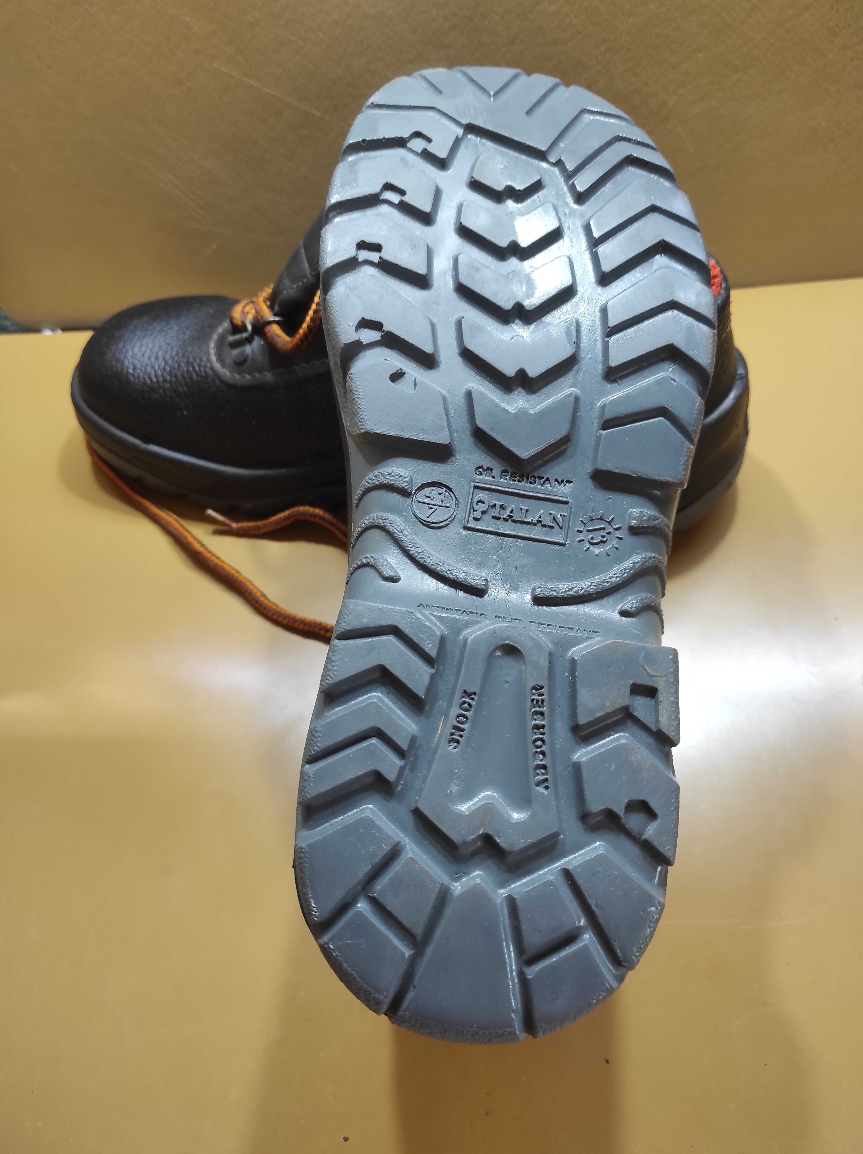 Продам рабочие ботинки новые р.41.
