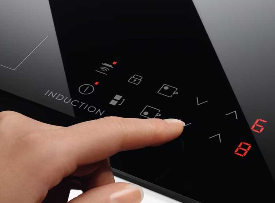 Plita incorporabila Electrolux Touch control, Timer, Booster, 60 cm