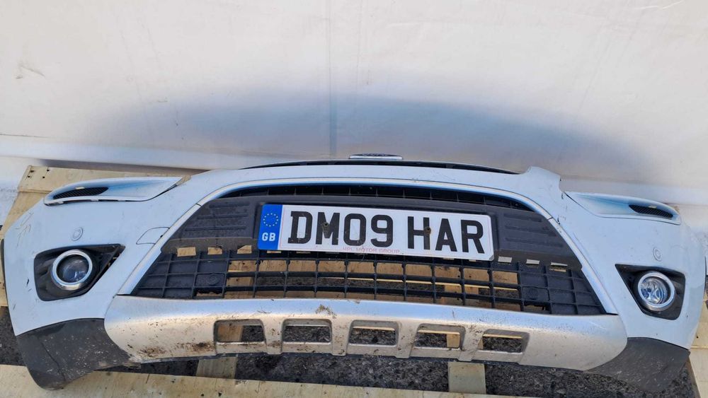 bara fata Ford KUGA an 2009
