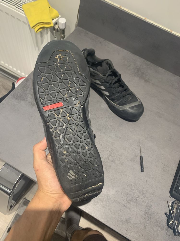 Addidas T-rex оригинални