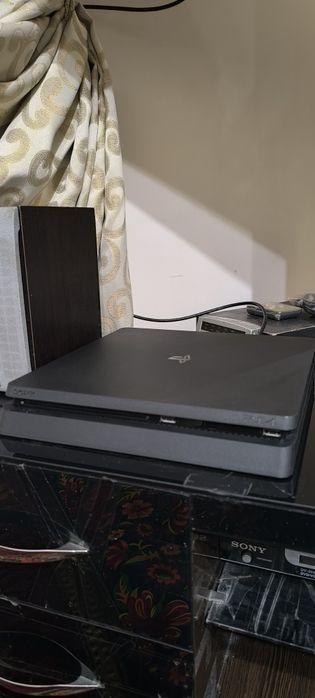 Срочно продаётся PlayStation 4 slim 500gb в отличном состоянии!