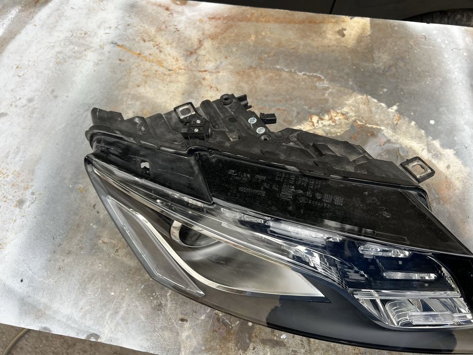 Фарове Audi Q5 би ксенон