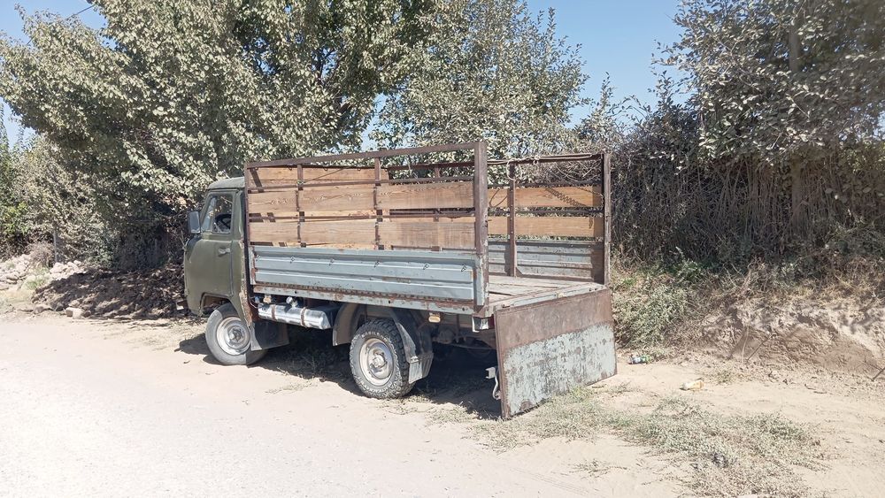 Uaz tent bo'rtli 1996 yuk tashish uchun hujatlarida muammo yoq