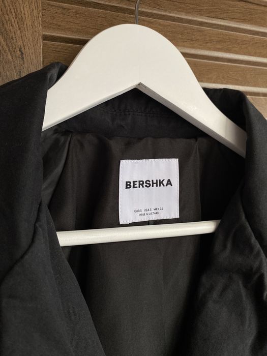 Къс шлифер Bershka