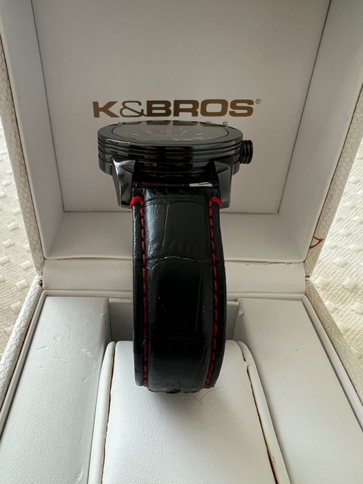 Мъжки стилен часовник K&BROS