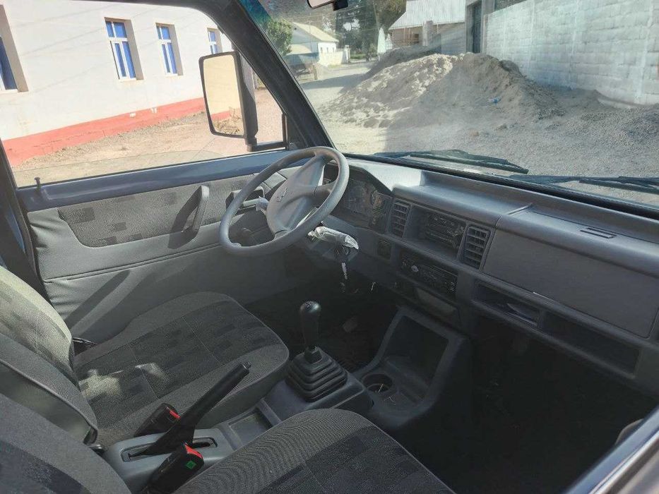 Sotiladi Damas 2-pozitsiya, kraska toza, rangi rasmda ko‘rsatilgan.