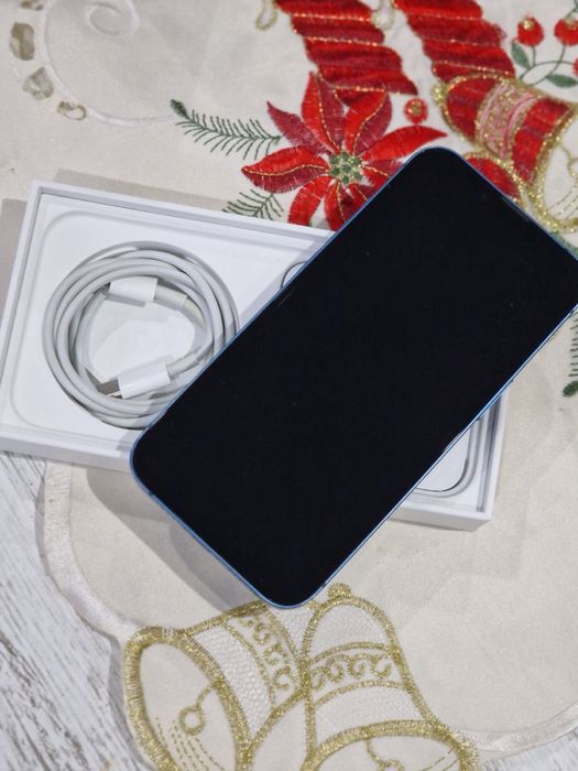 Продавам iphone 13