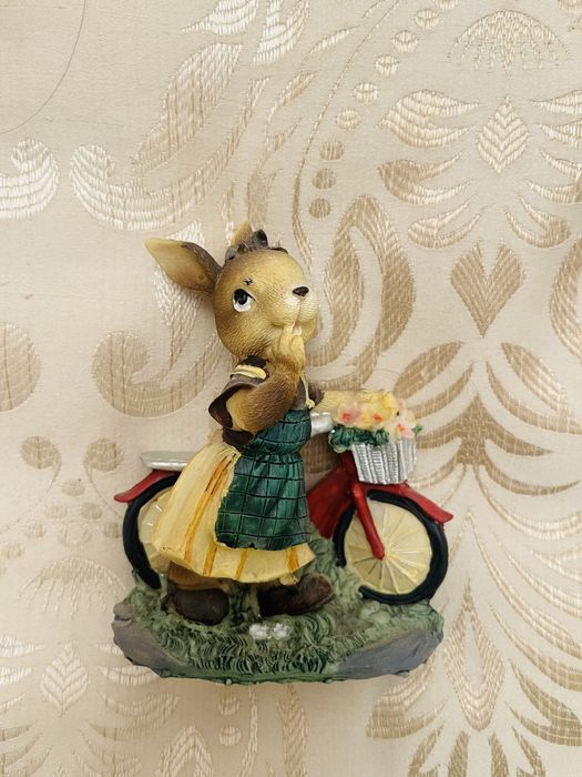 Bibelouri decorative pusculita cu banita noi, urs iepurasi oita arici