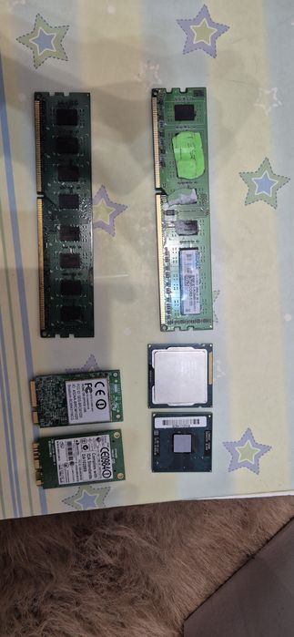 Procesoare Memorii Carduri Wifi