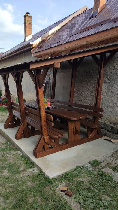 Foisor gradina cu masa si banci