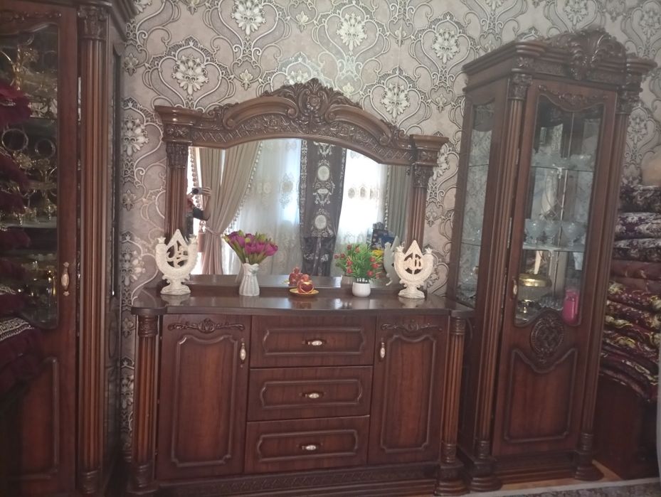 Sotiladi 3 talik kamplekt stenka