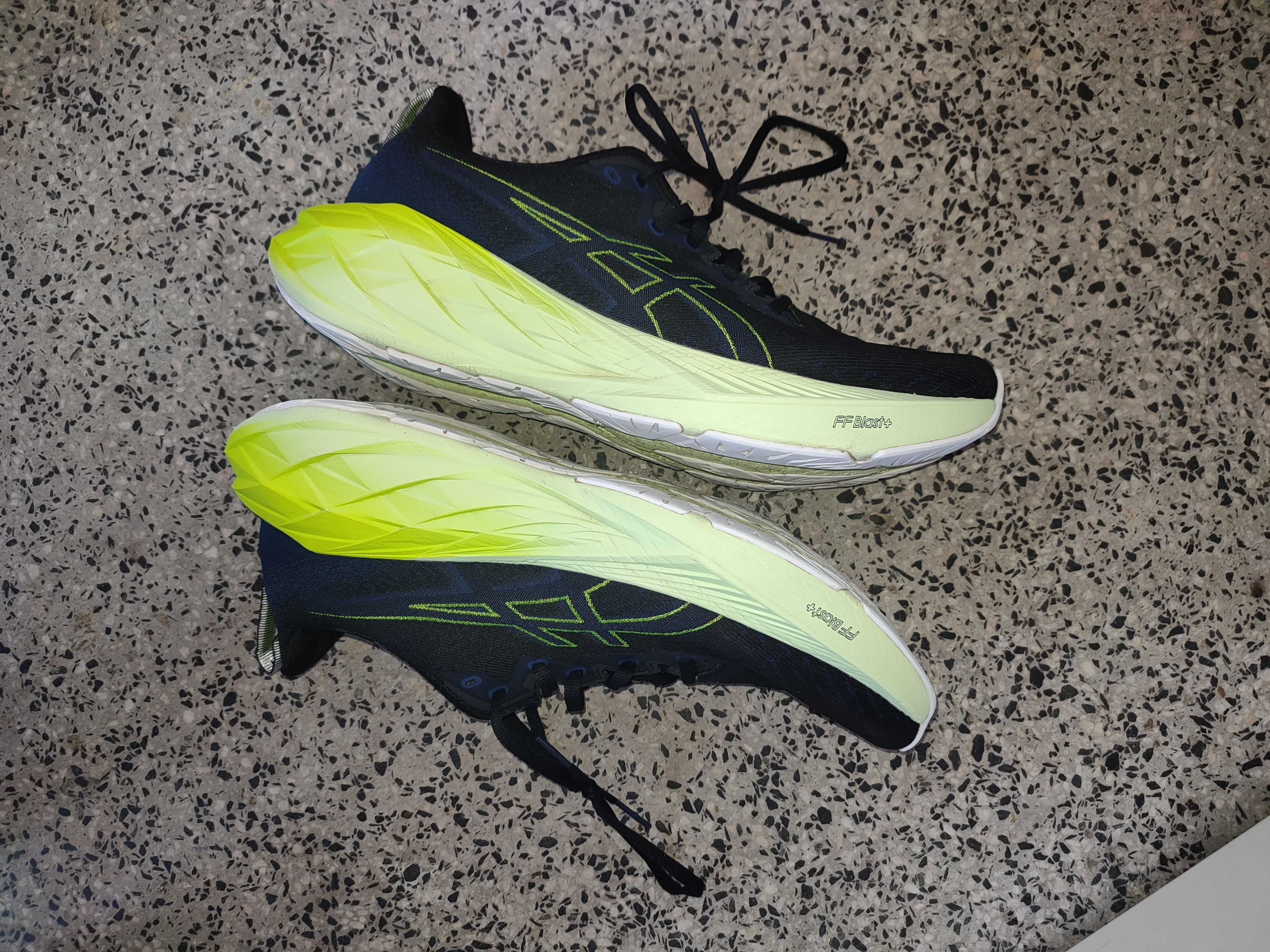 Размер 44 - ASICS Novablast 4 BLACK/BLUE EXPANSE