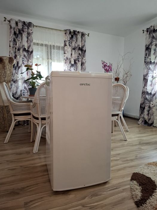 Congelator vertical Arctic cu 4 sertare